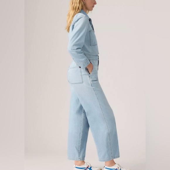 Levi's Iconic Denim Wide Leg Jumpsuit Button Down Front NWT
Size Medium - Picture 3 of 11